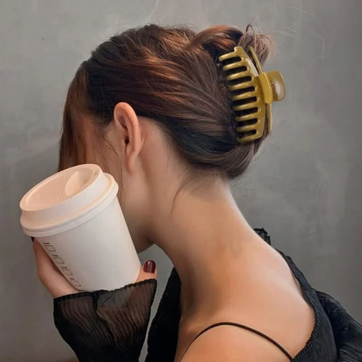 Black Hair Claw Clip