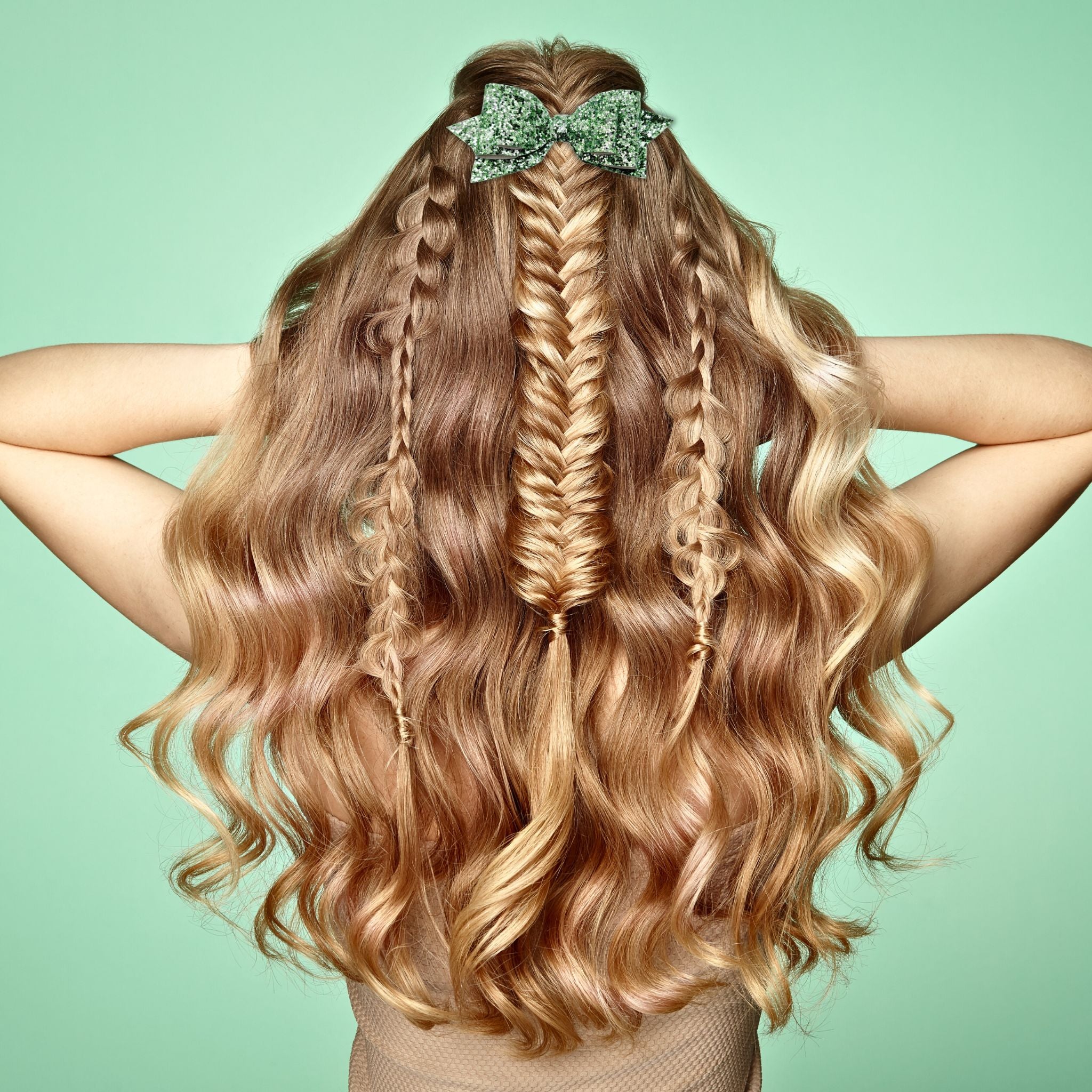 Apple | Pepperdine Glitter Hair Bow