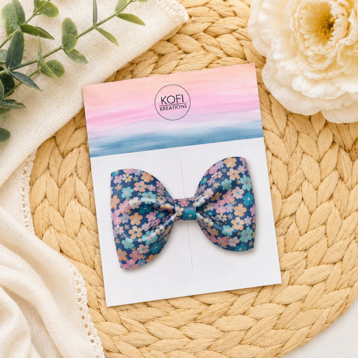 Pinch Blue Daisy | Faux Leather Hair Bow
