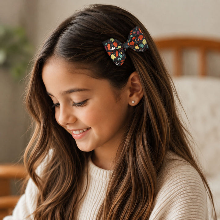 Pinch Green Leaf Flower | Faux Leather Hair Bow